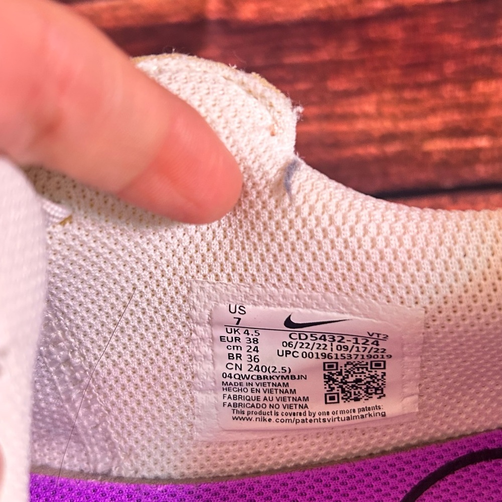Nike Air Max Cream Sneakers with Purple and Green Highlights - Picture 8 of 9